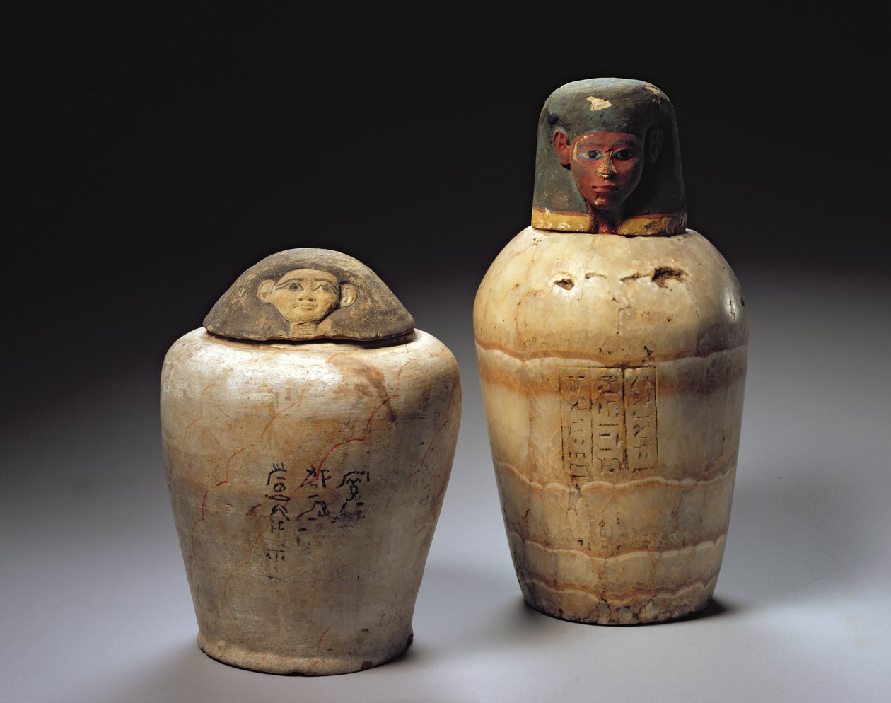 Két Canopic üveg alkotó: Egyptian