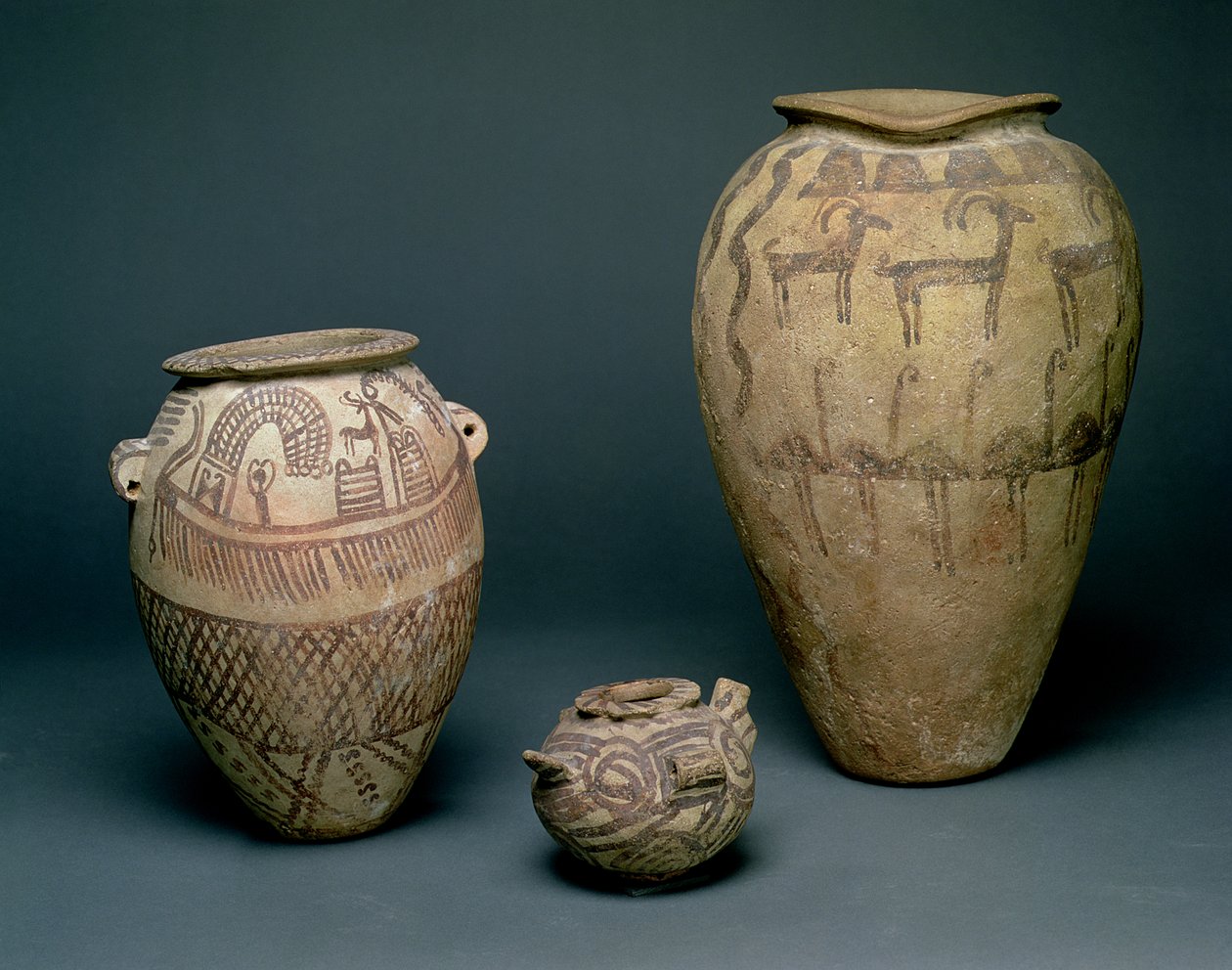 Különféle állatfrízekkel és geometrikus mintákkal díszített váza, egyiptomi, Naqada I (Kr. e. 4000-3500) és Naqada II (Kr. e. 3500-3100) (terrakotta) alkotó: Egyptian
