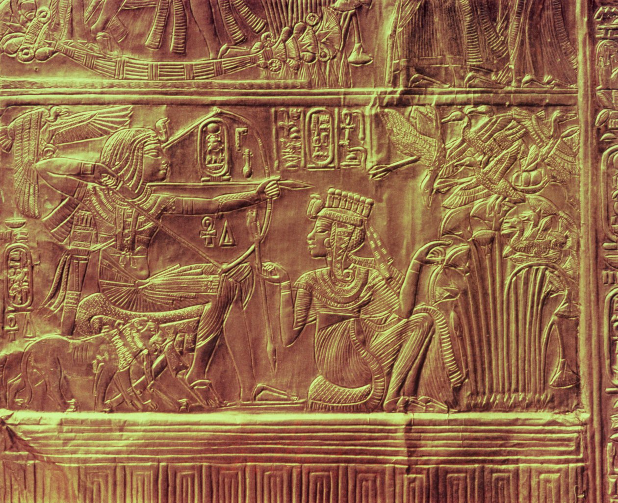 Részlet az Arany szentélyből, Tutanhamon kincse (fából készült, gesszóréteggel fedett és aranylemezzel bevont fa). alkotó: Egyptian 18th Dynasty