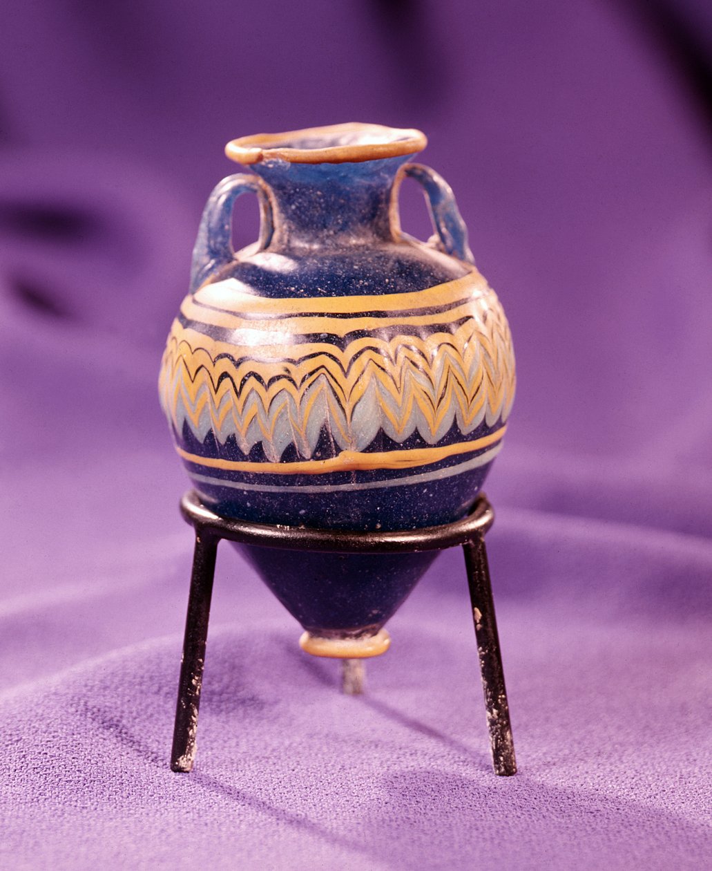 Amphora, Kr.e. 3-4. század (üveg) alkotó: Egyptian Egyptian