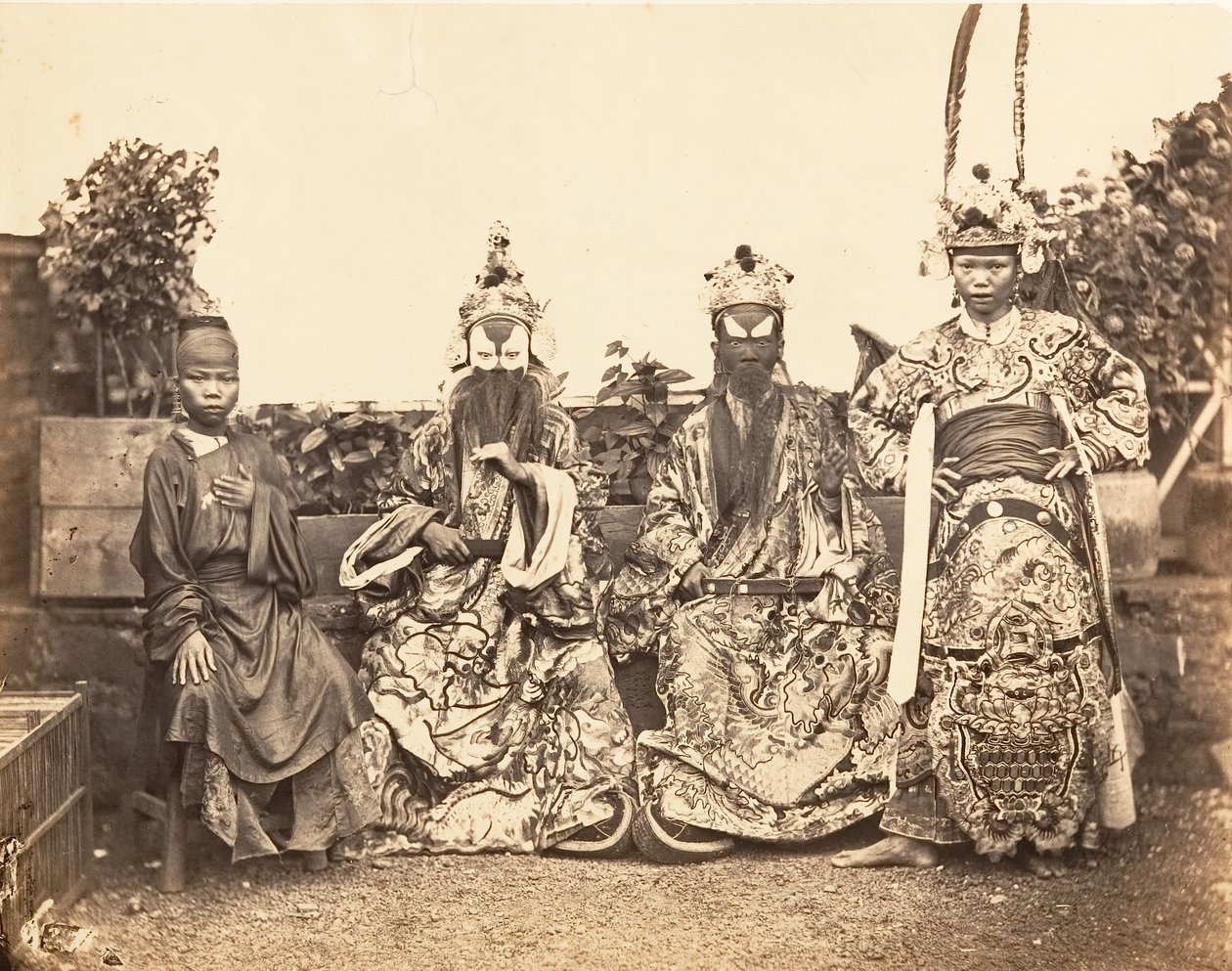 Színházi jelmezek, Saigon, Cochinchina, 1866. alkotó: Emile Gsell