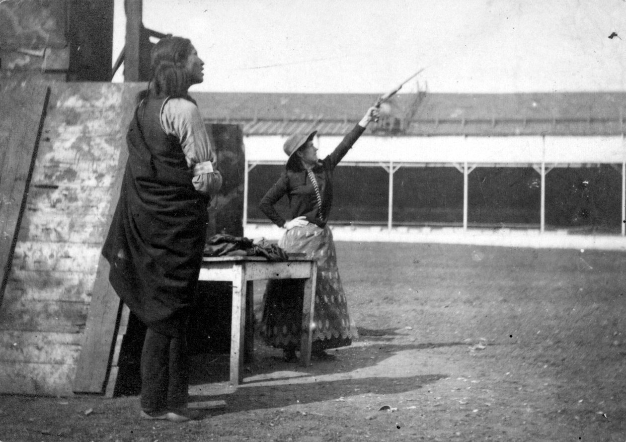 Annie Oakley, 1892 alkotó: English Photographer