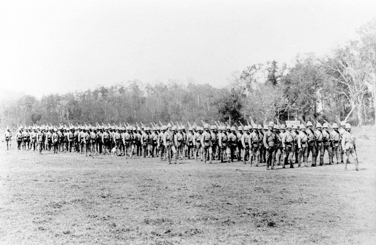 Brit csapatok a menetben Burmában, 1891 körül alkotó: English Photographer