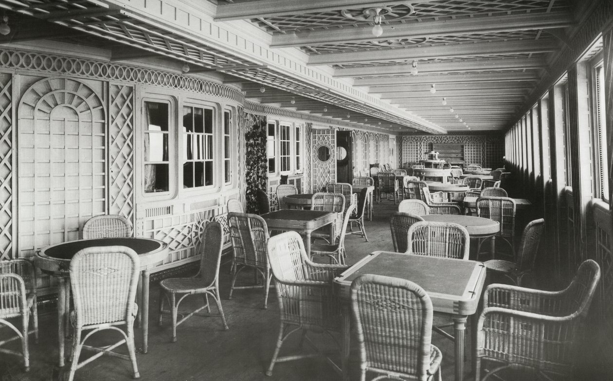 Cafe Parisien az RMS Titanic-on, 1912. január 4 alkotó: English Photographer