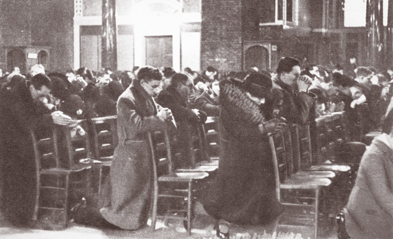 Imák V. Györgyért, 1936. január alkotó: English Photographer