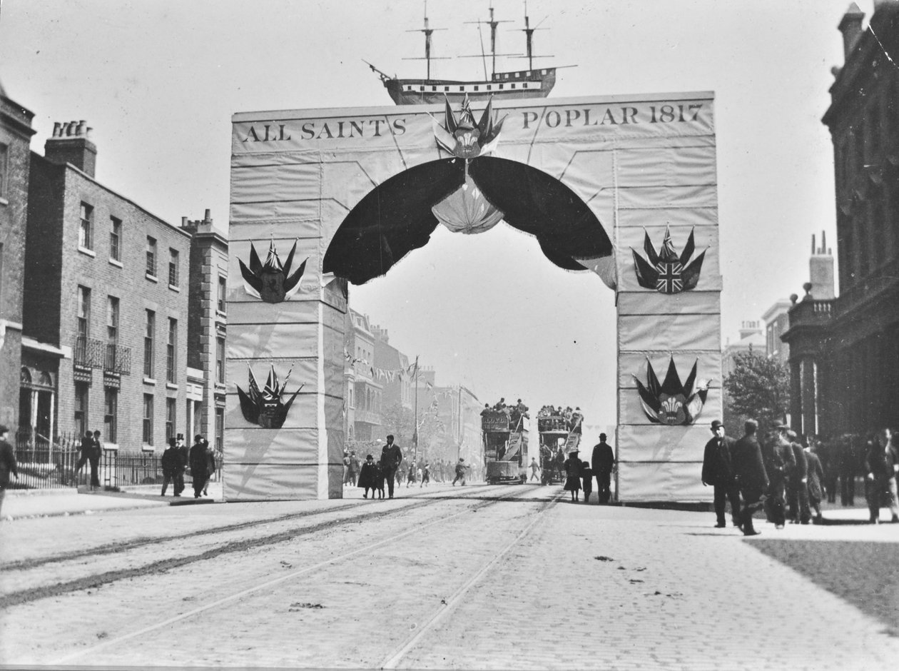 Ideiglenes boltív, Victoria Diamond Jubilee, East India Dock Road, 1897 alkotó: English Photographer