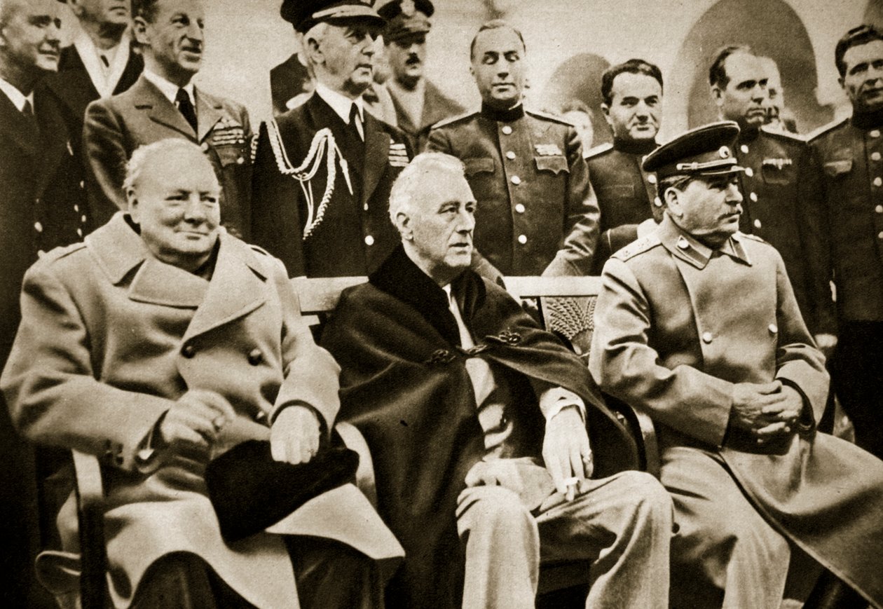 A három nagy a jaltai konferencián. Churchill miniszterelnök, Roosevelt elnök és Generalisszimusz Sztálin, 1945. február alkotó: English Photographer