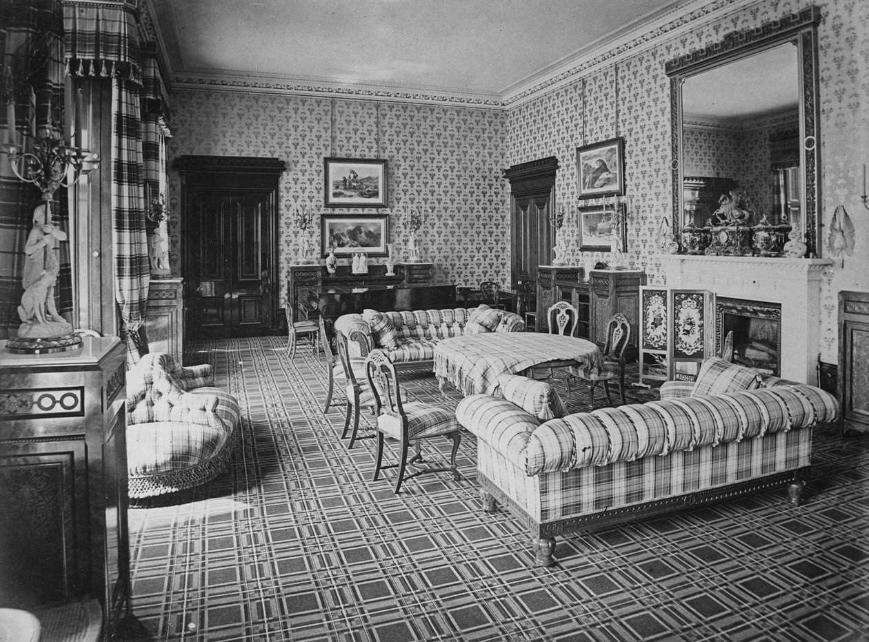 Szalon, Balmoral kastély, 1873 alkotó: English Photographer