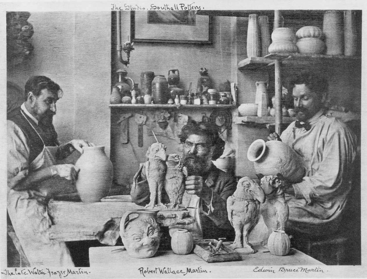 Martin fivérek a Southall Pottery stúdiójában alkotó: English Photographer