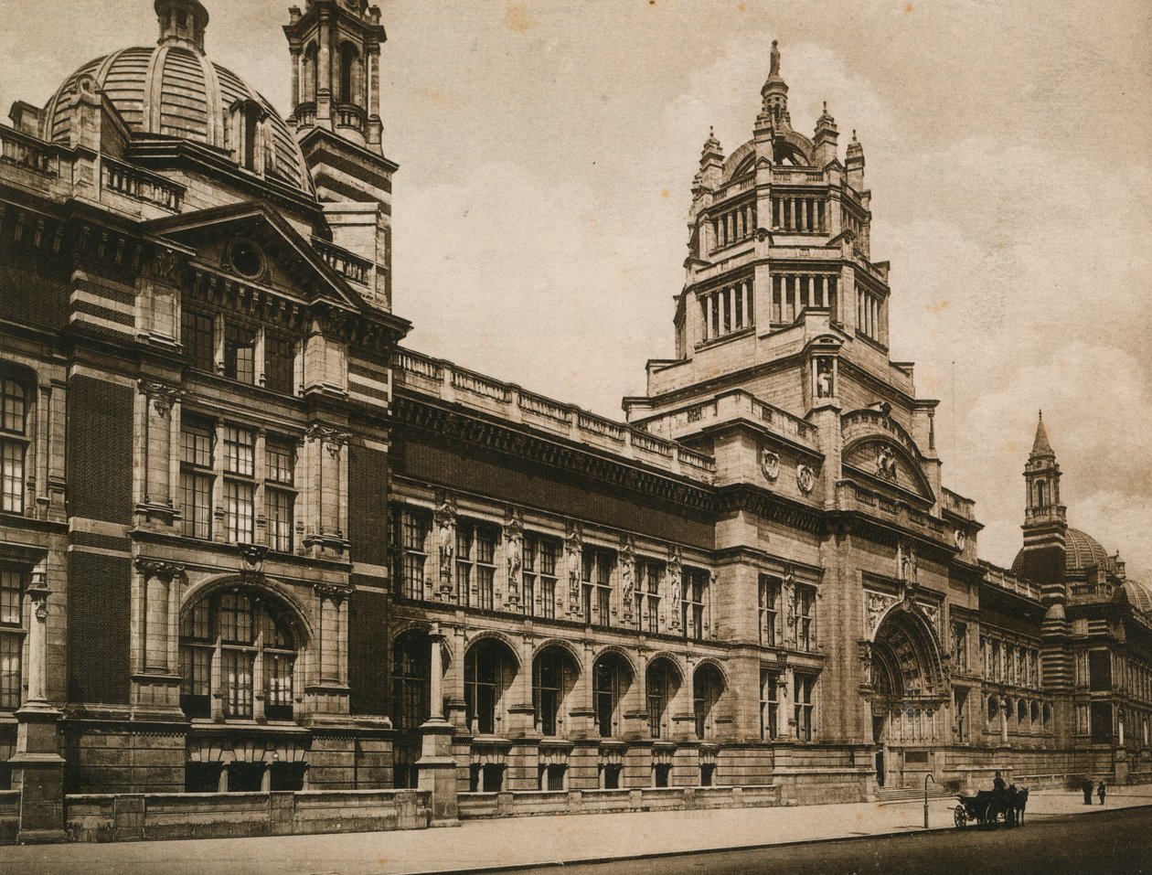 A Victoria and Albert Múzeum, 1899 alkotó: English Photographer