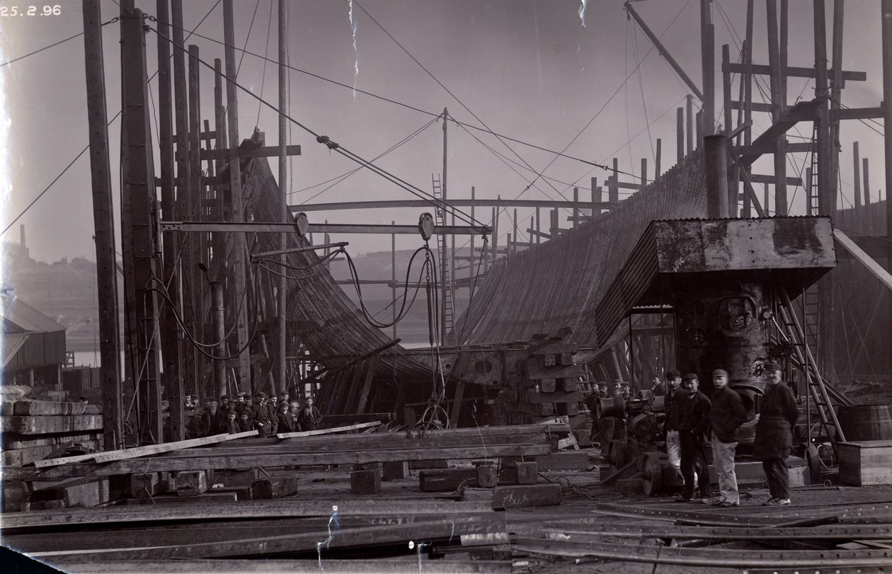 Az SS Baikal jégtörő vasúti kompgőzös a keretben a Sir W.G. Armstrong Mitchell and Co. Ltd. által a Low Walker hajógyárban, Newcastle upon Tyne-ben 1896-ban építve. alkotó: English Photographer