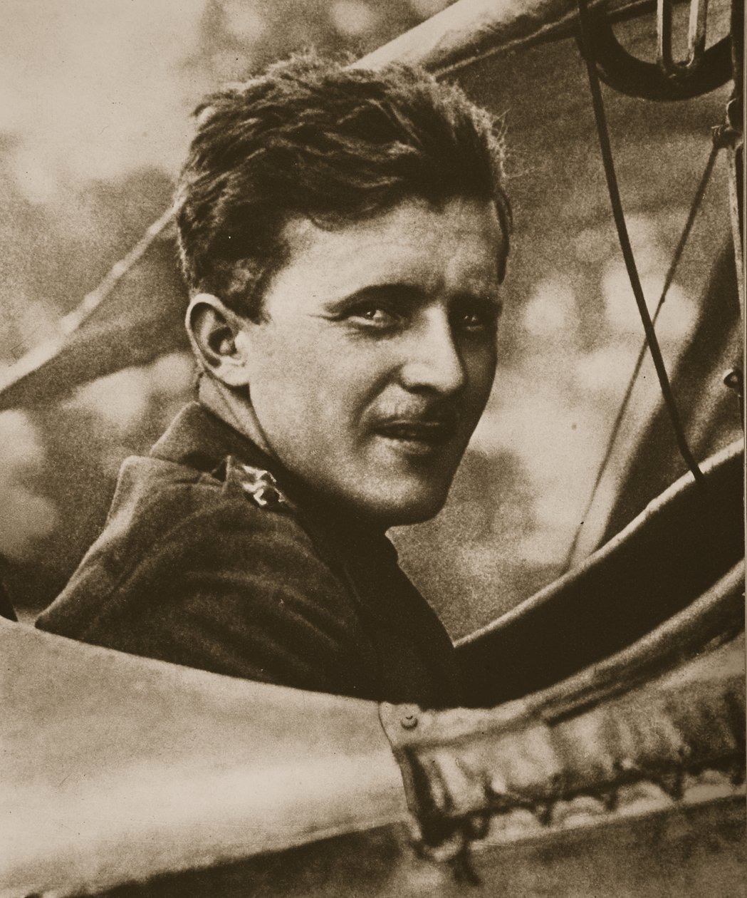 V.C. A háború-foltos égbolt túlélője, 1917 (fénynyomat) alkotó: English Photographer