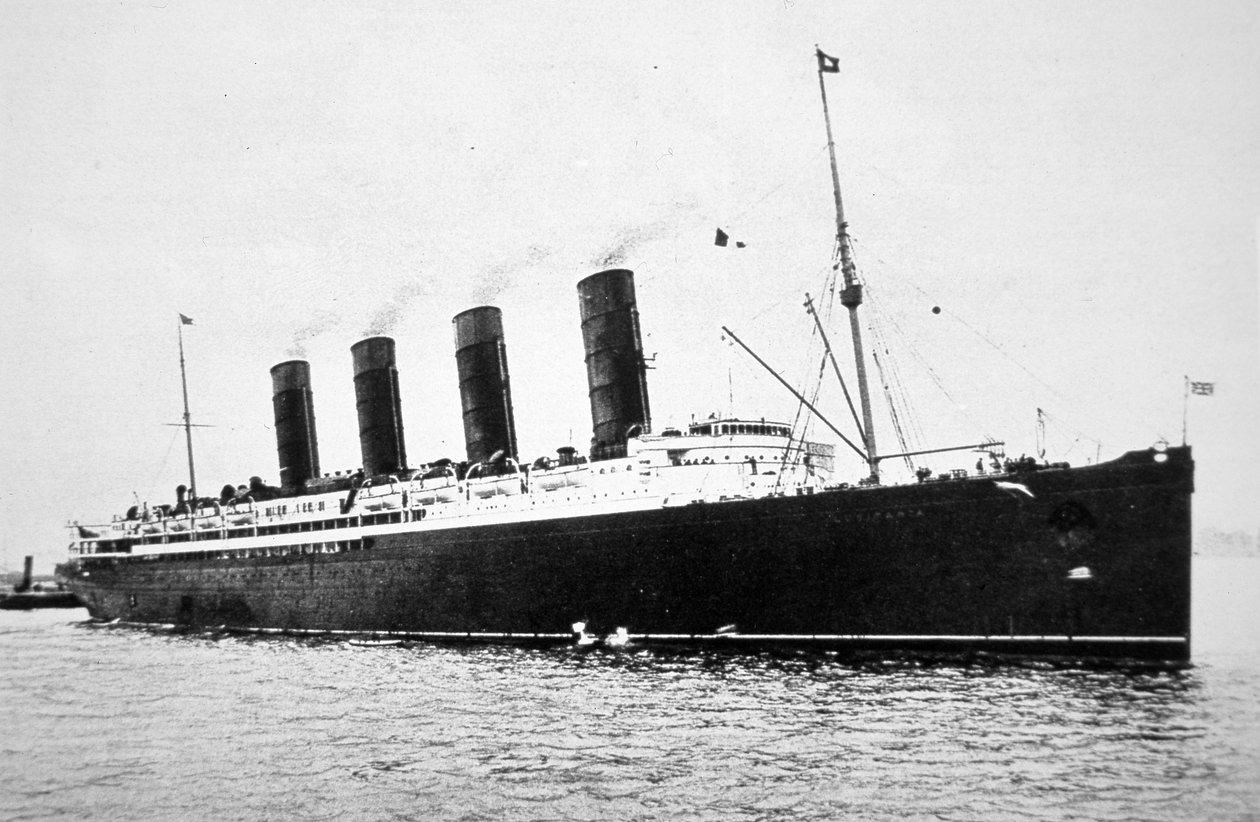 RMS Lusitania alkotó: English Photographer