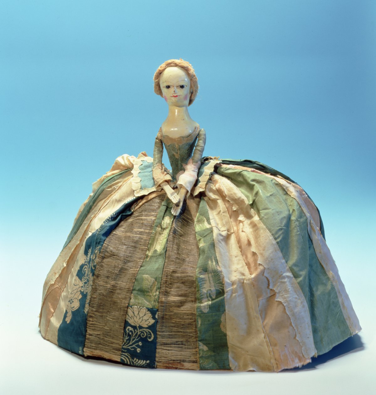 Letitia Penn baba (fa és textil) alkotó: English School