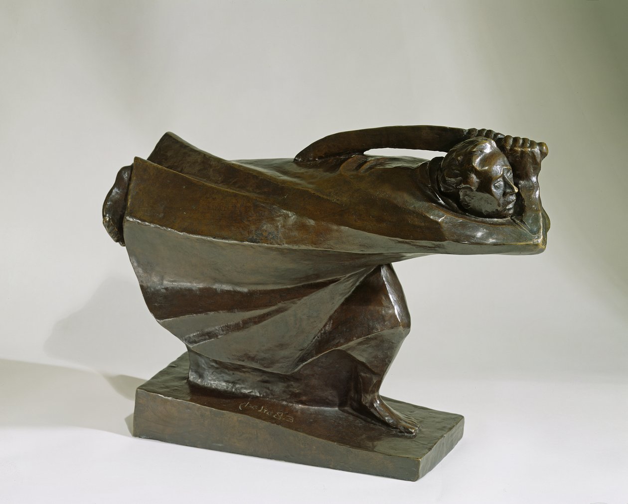 A Bosszúálló, 1914 (bronz) alkotó: Ernst Barlach