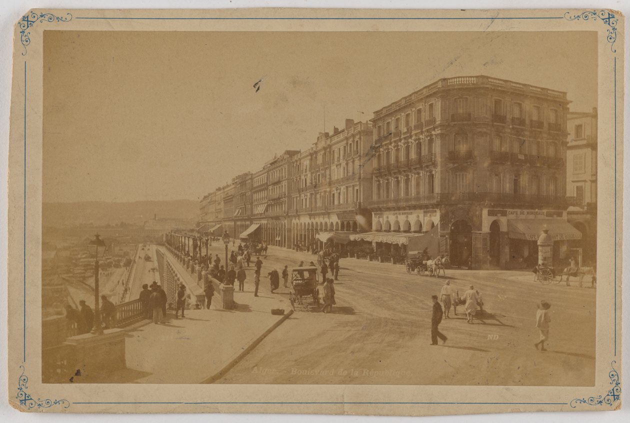 Algír - Boulevard de la Republique alkotó: Etienne Neurdein