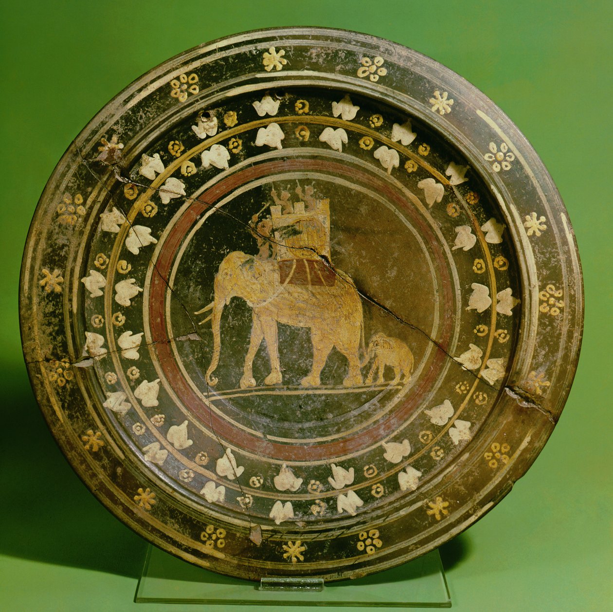 A karthágóiak elleni háborúban használt elefántot ábrázoló edény (kerámia) alkotó: Etruscan