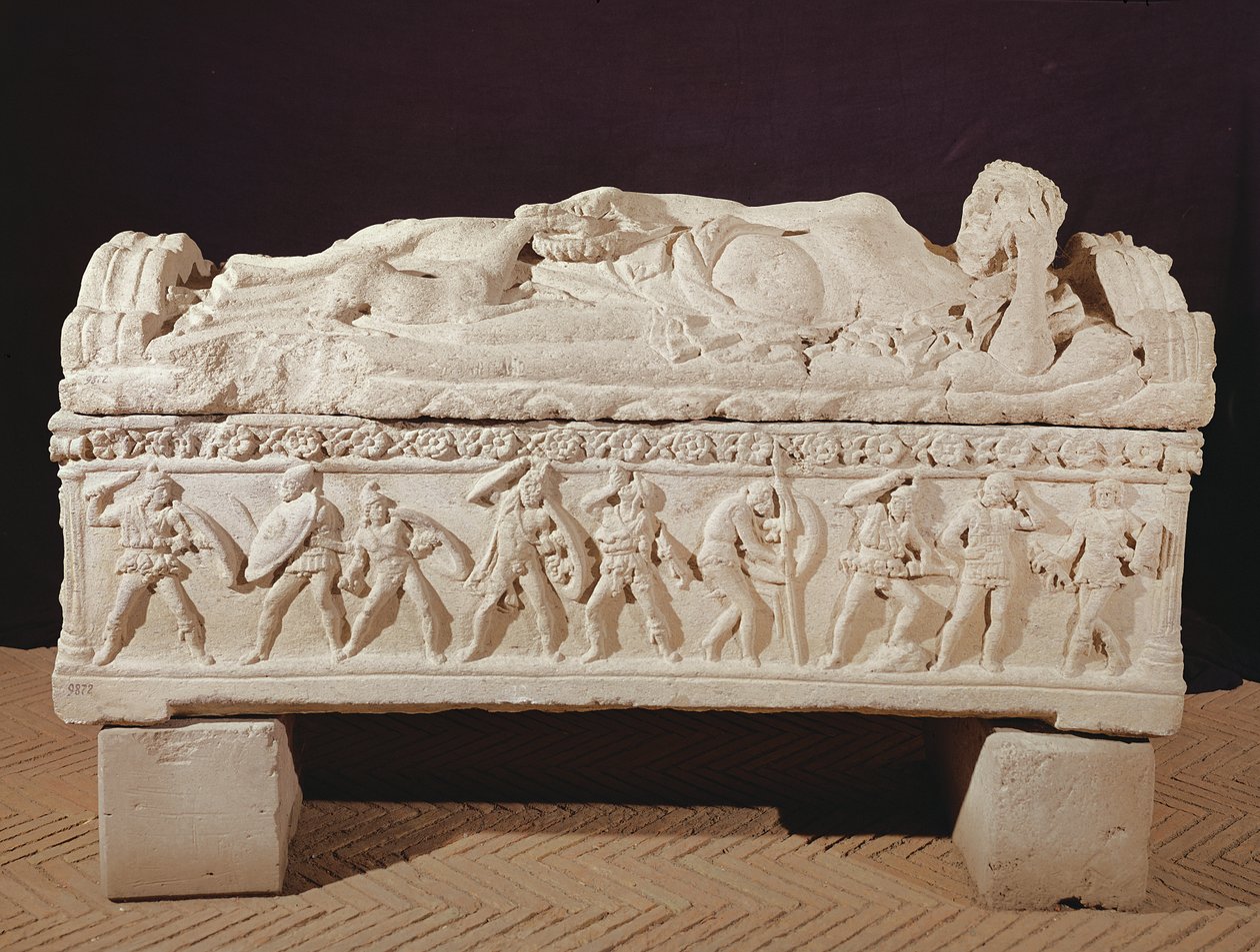 Szarkofág, "Férfi borjúval" (terrakotta) alkotó: Etruscan
