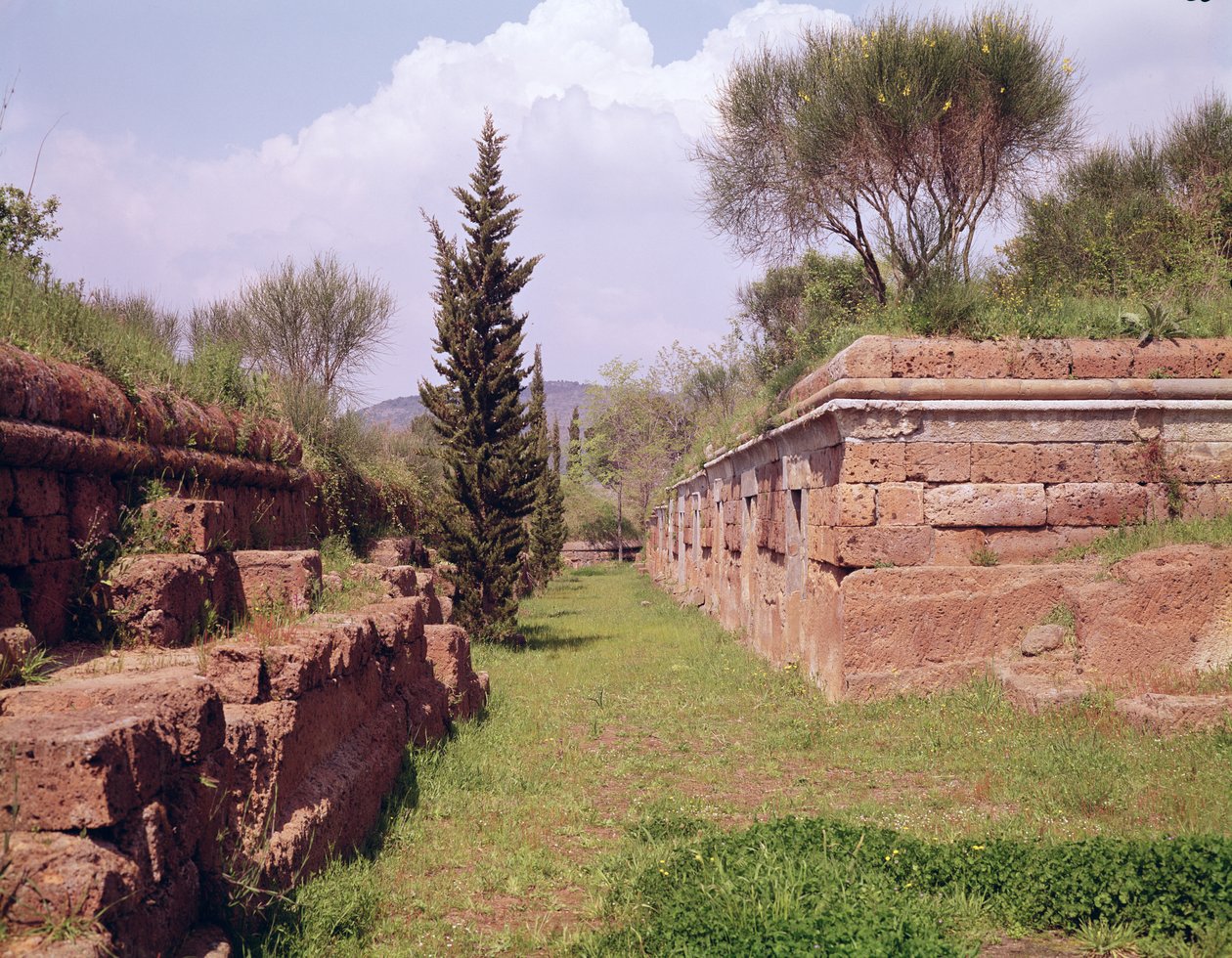 A Via Monti Ceriti sírjai alkotó: Etruscan