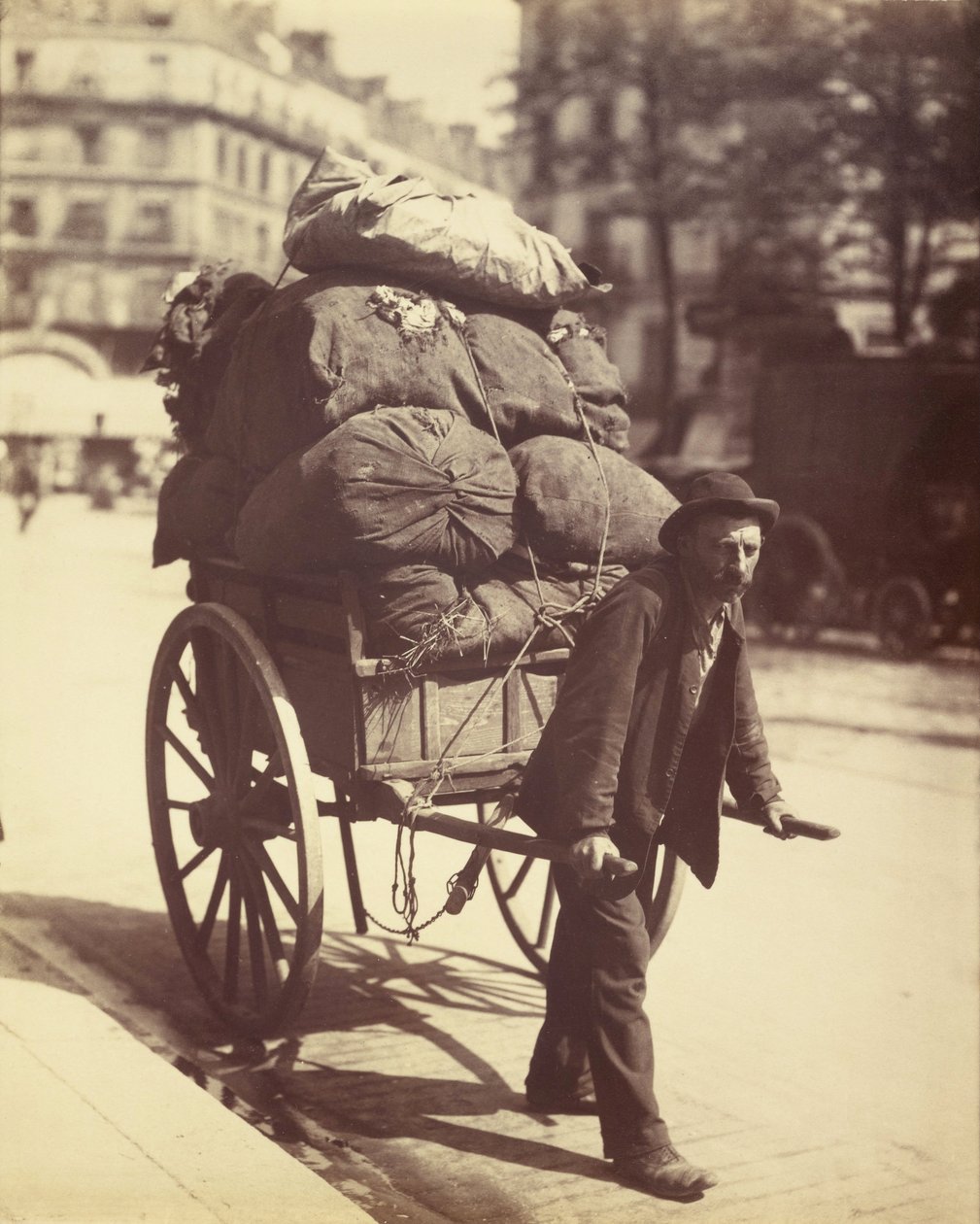Chiffonier (Ragpicker) alkotó: Eugène Atget