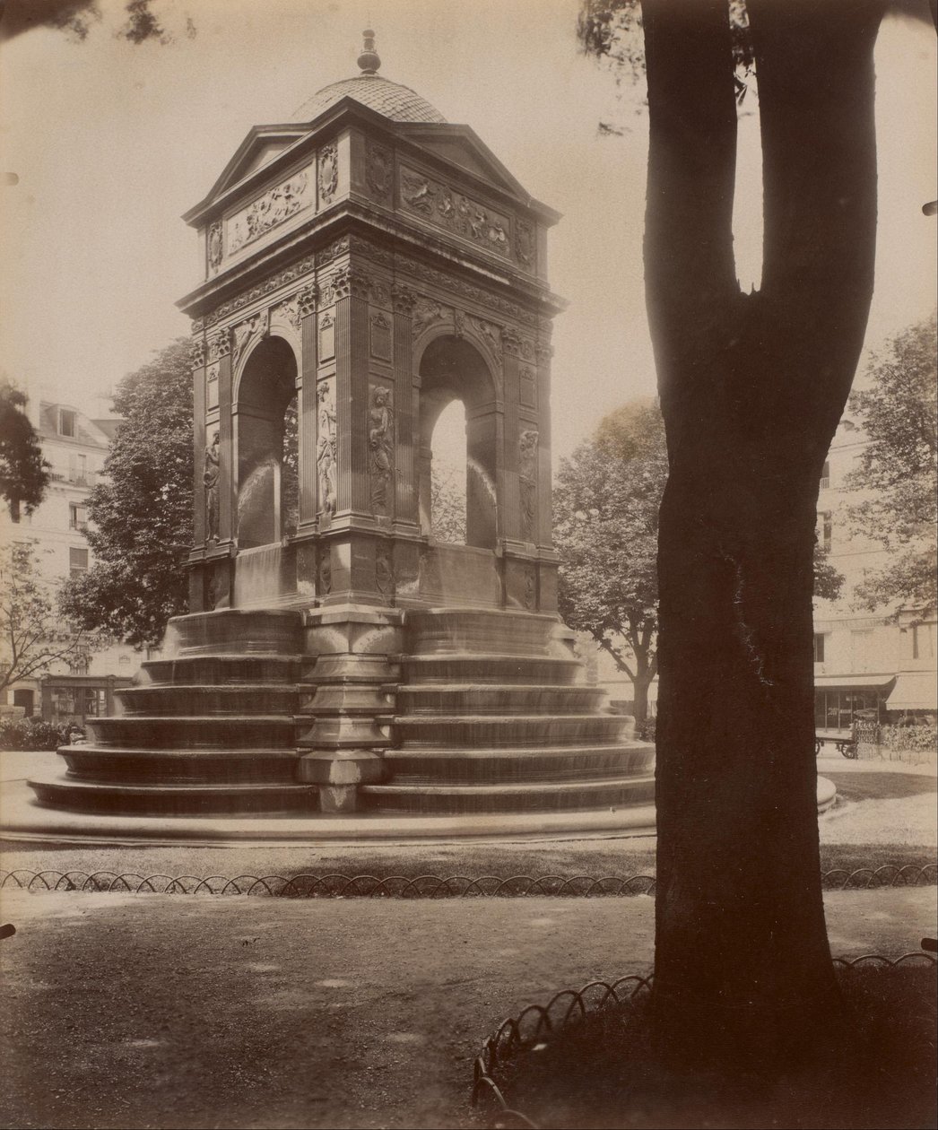 Az ártatlanok szökőkútja alkotó: Eugène Atget