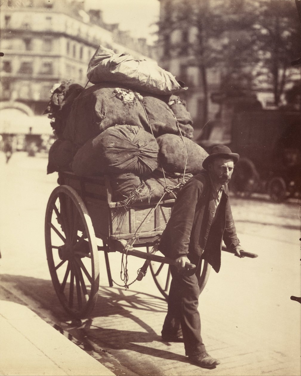 Chiffonier (Ragpicker) alkotó: Eugène Atget