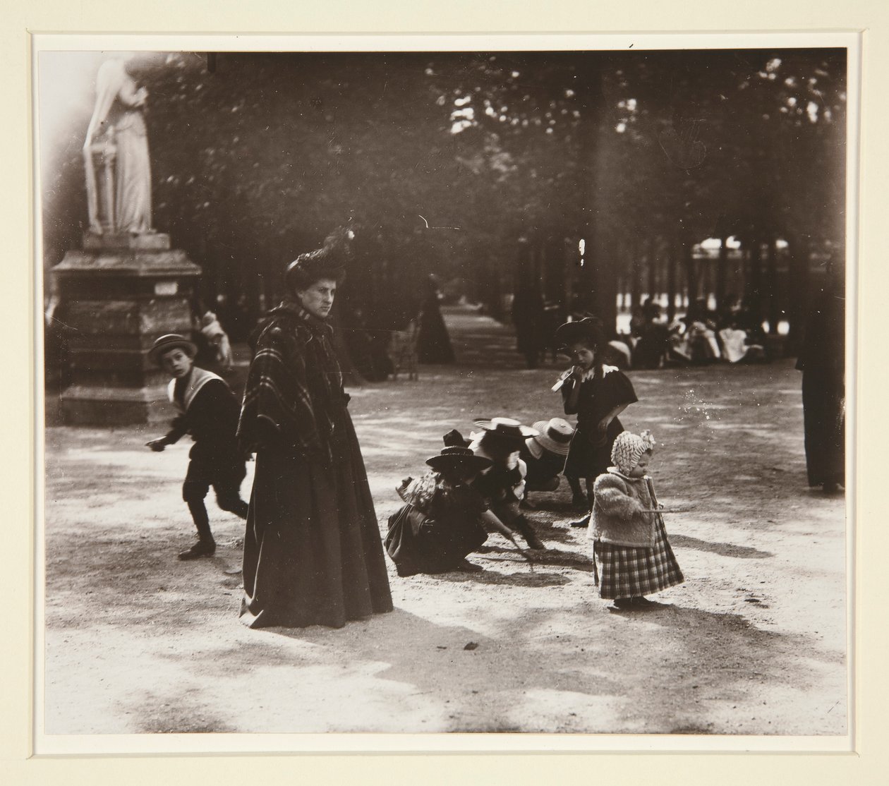 Gyerekek - Luxemburg kert alkotó: Eugène Atget