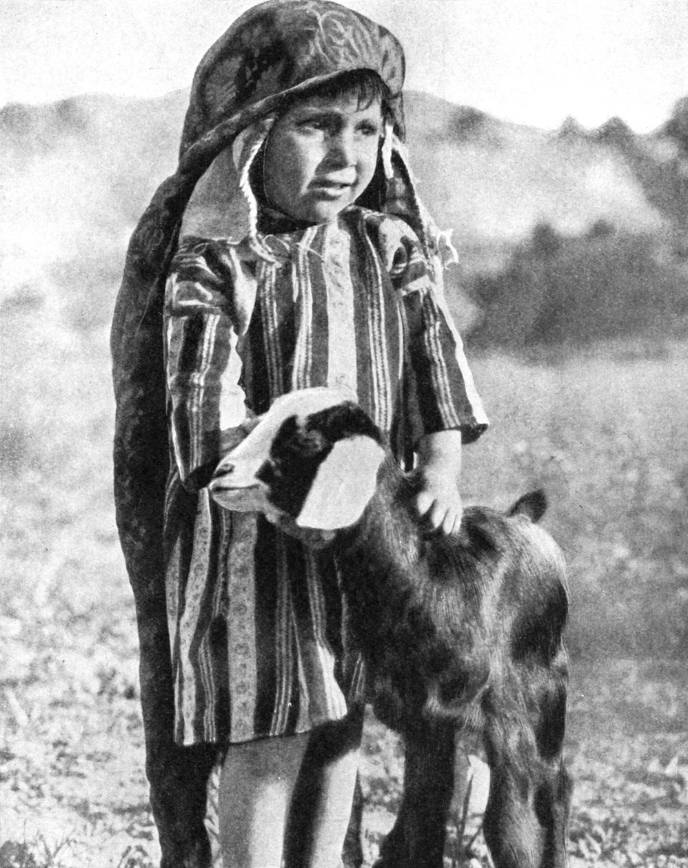 Tunéziai fiú a Szahara-sivatagban, 1936. alkotó: Ewing Galloway