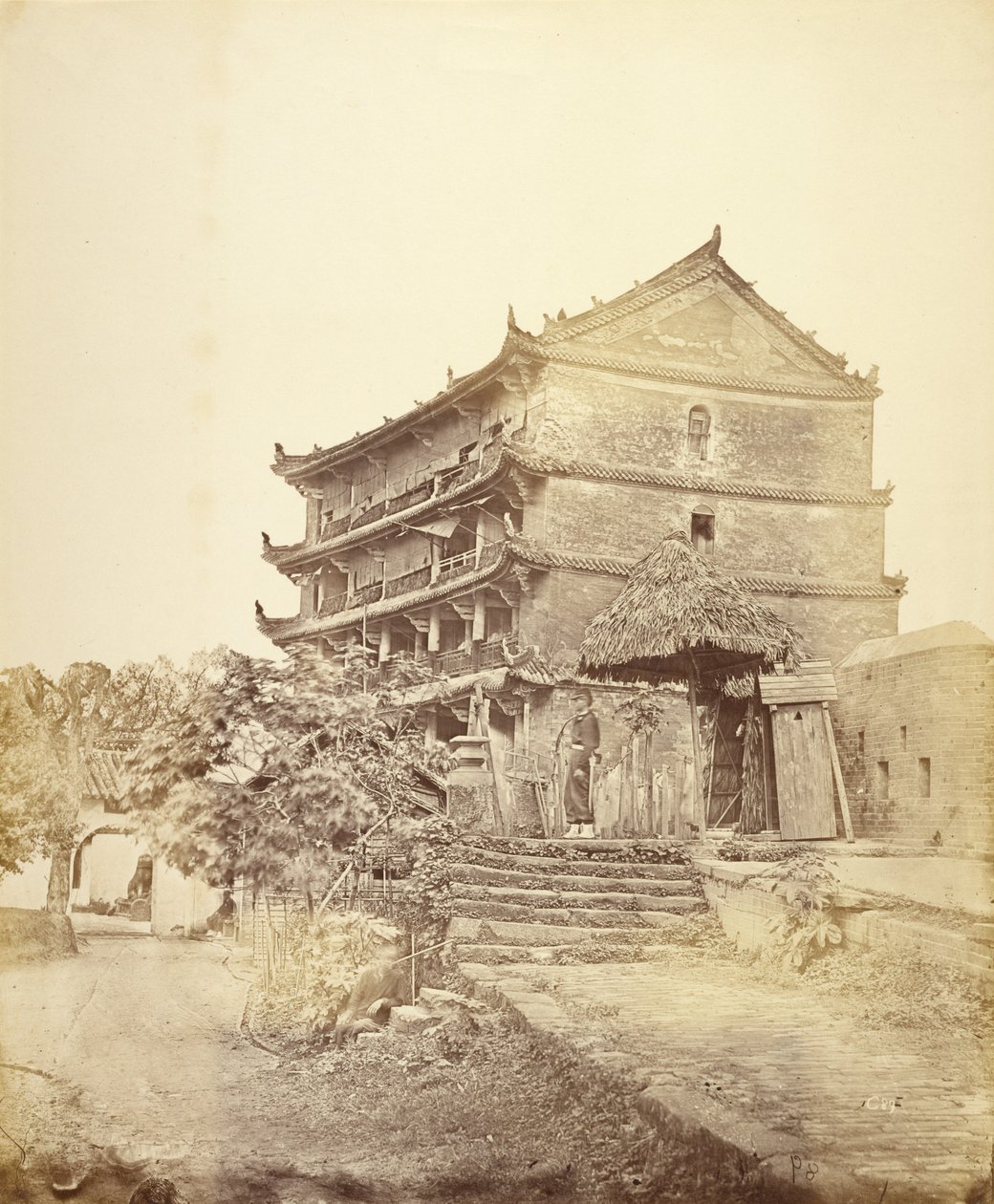 [Ötszintes pagoda, Kanton, Kína] alkotó: Felice Beato