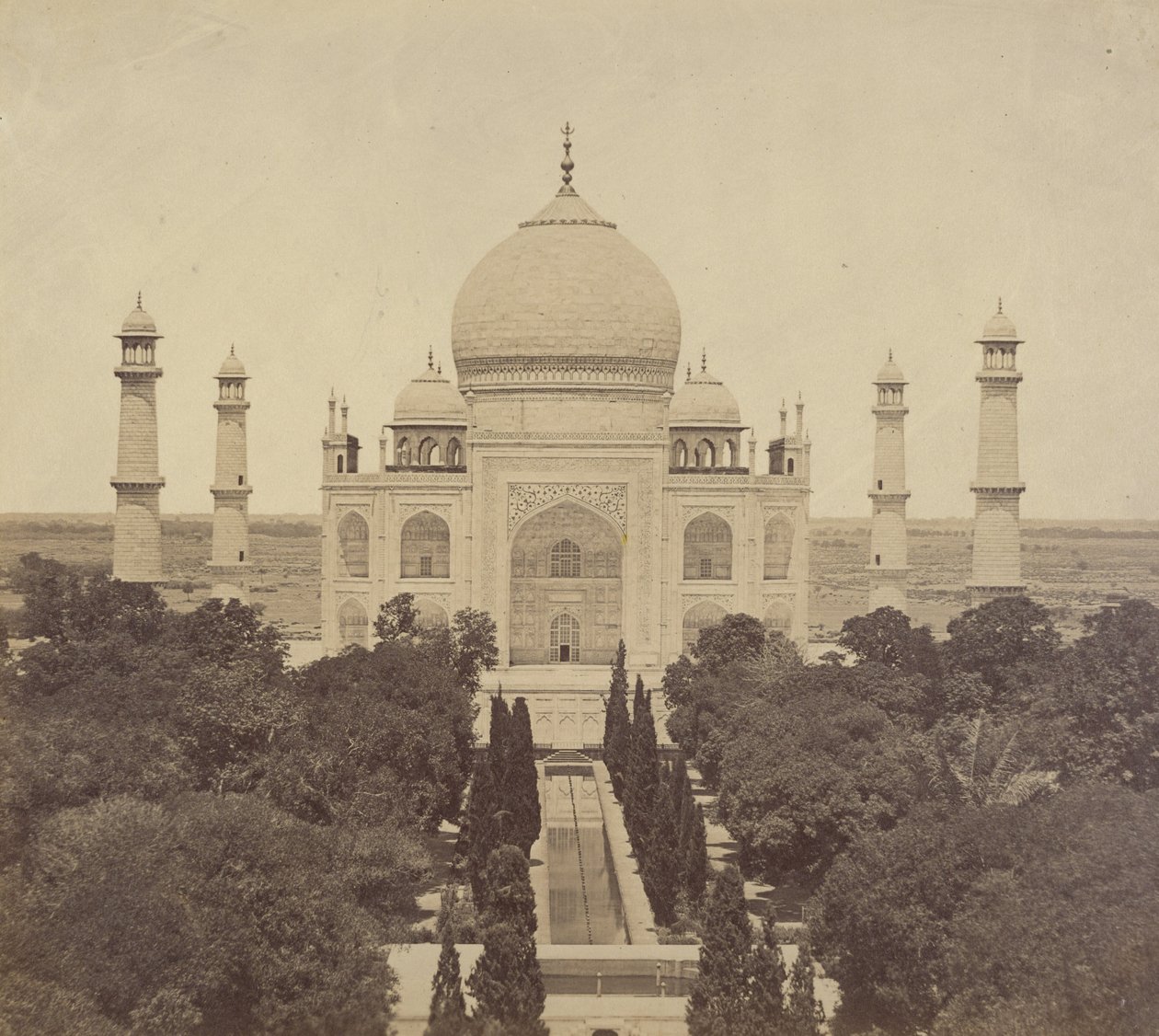 [A Taj Mahal a bejárati kapuból] alkotó: Felice Beato