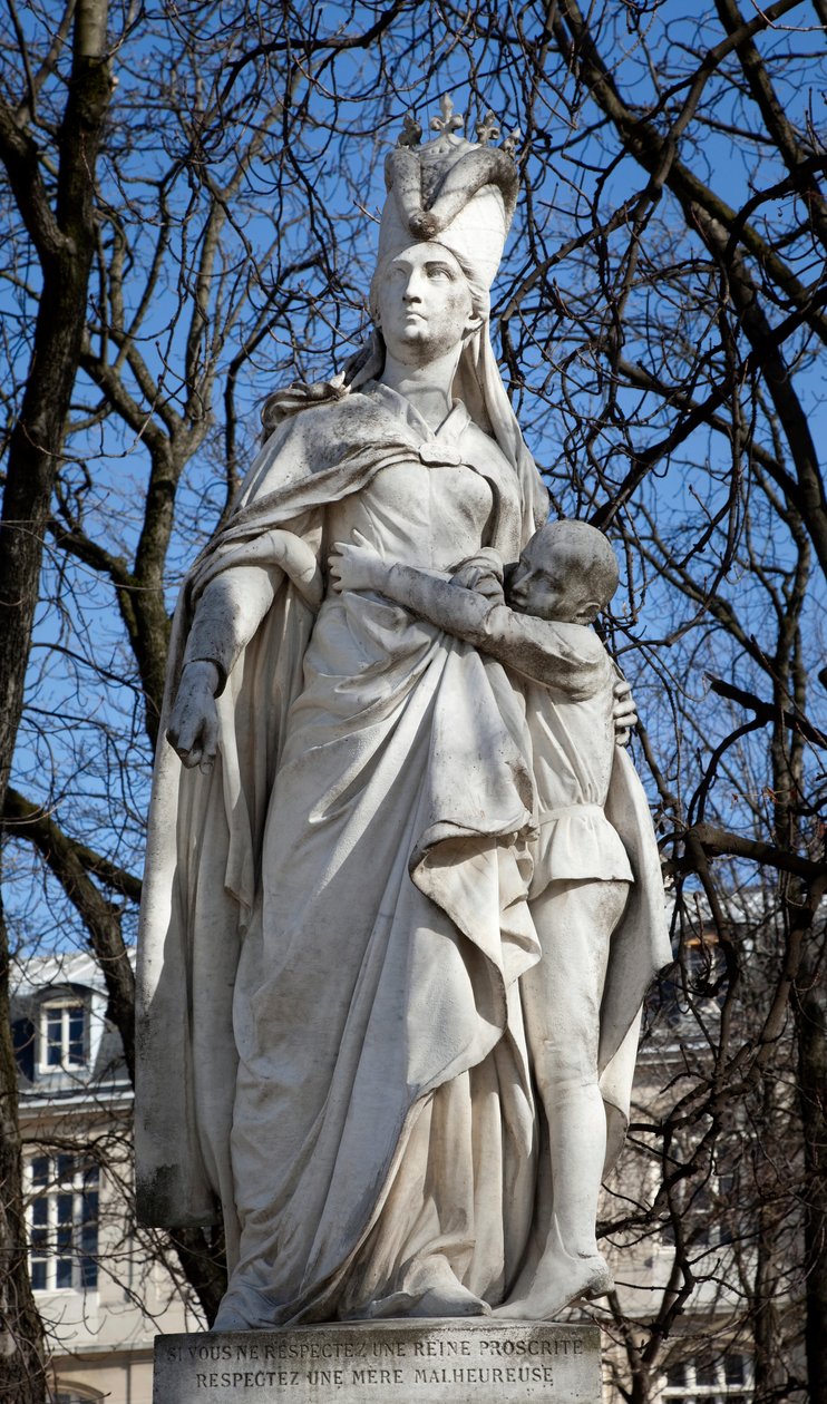 Anjou Margit szobra (márvány) alkotó: Ferdinand Taulet