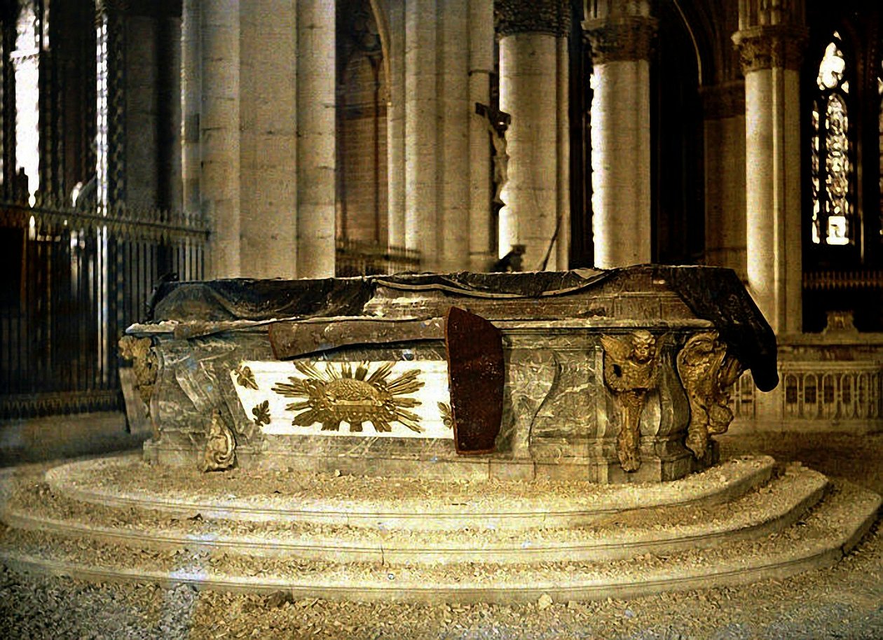 A helyreállítási kápolna oltára, Cathedrale Notre-Dame, Reims, Marne, Franciaország, 1917 (autokróm) alkotó: Fernand Cuville