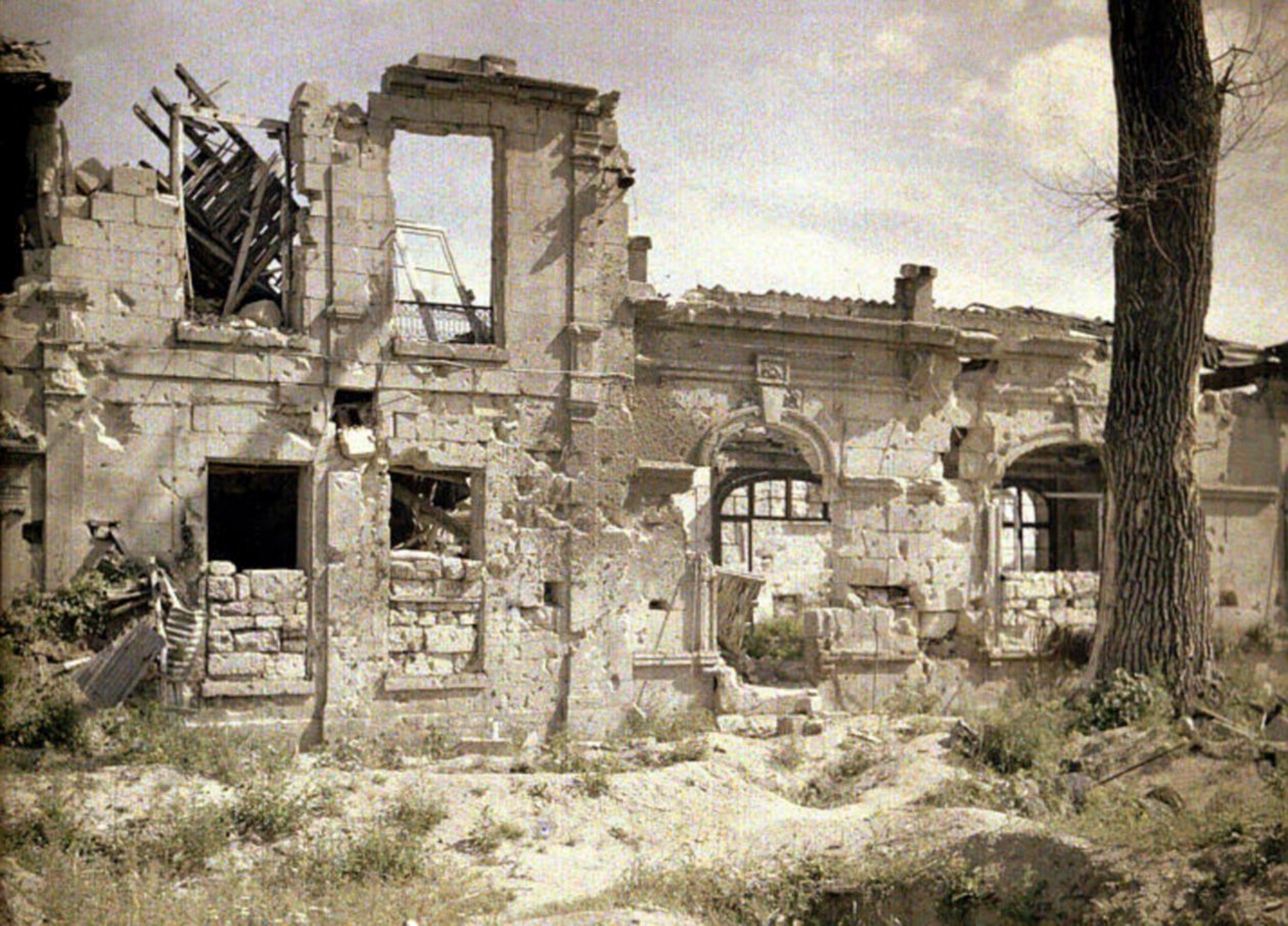 A Saint-Paul kastély romjai, Crouy, Soissons, Aisne, Franciaország, 1917 (autokróm) alkotó: Fernand Cuville