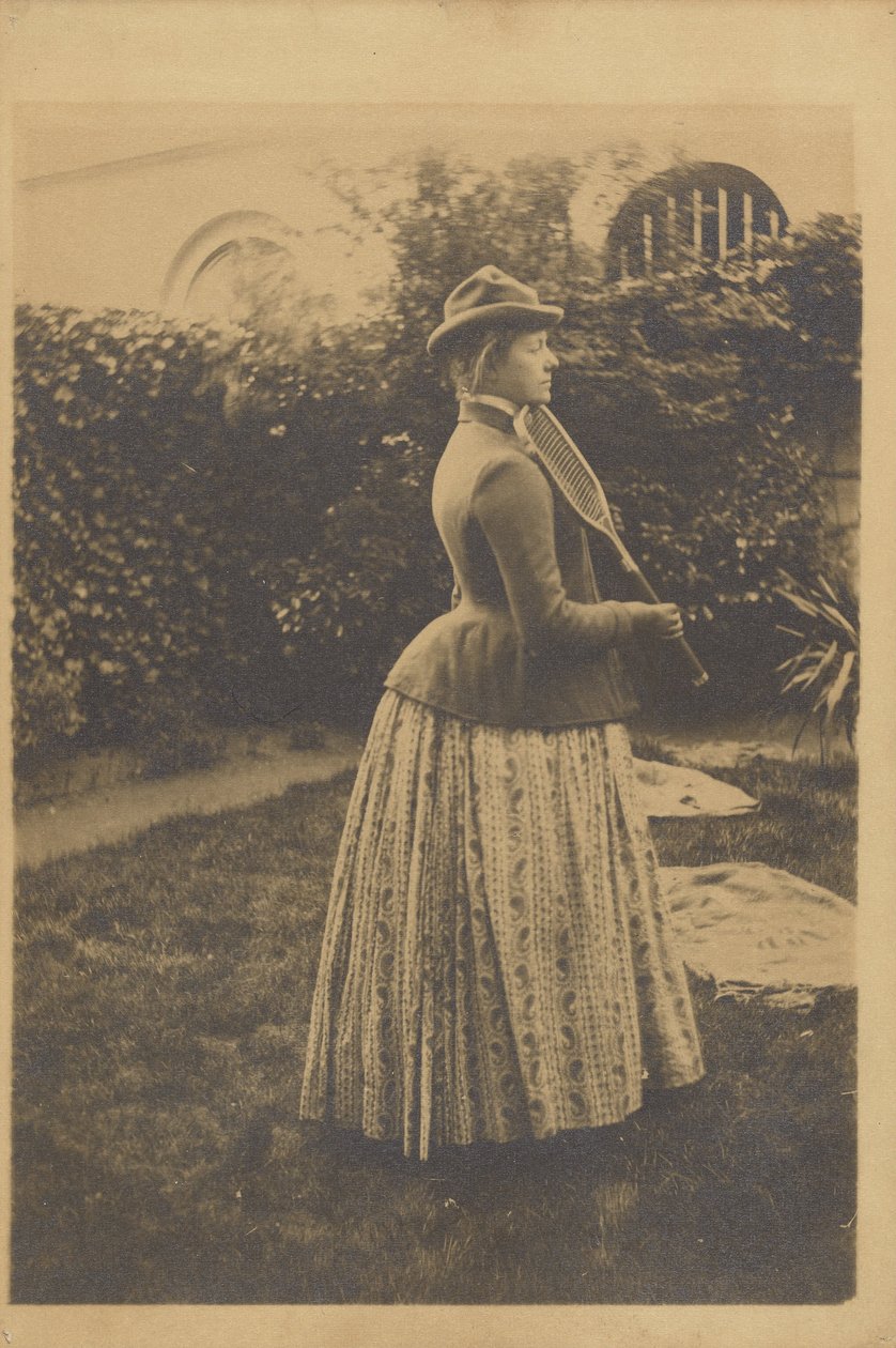 Hótalpas nő a kertben alkotó: Fernand Khnopff