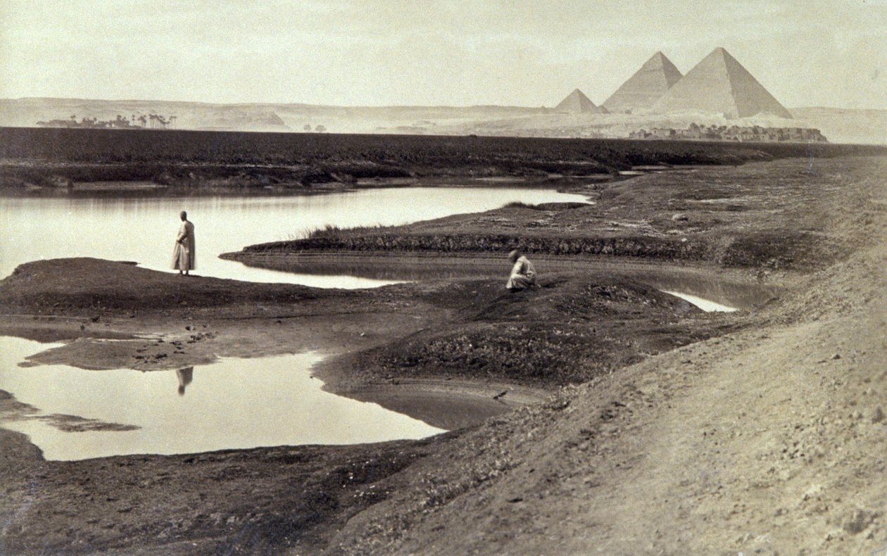A gízai piramisok, 1880 körül (fekete-fehér fotó) alkotó: Félix Bonfils