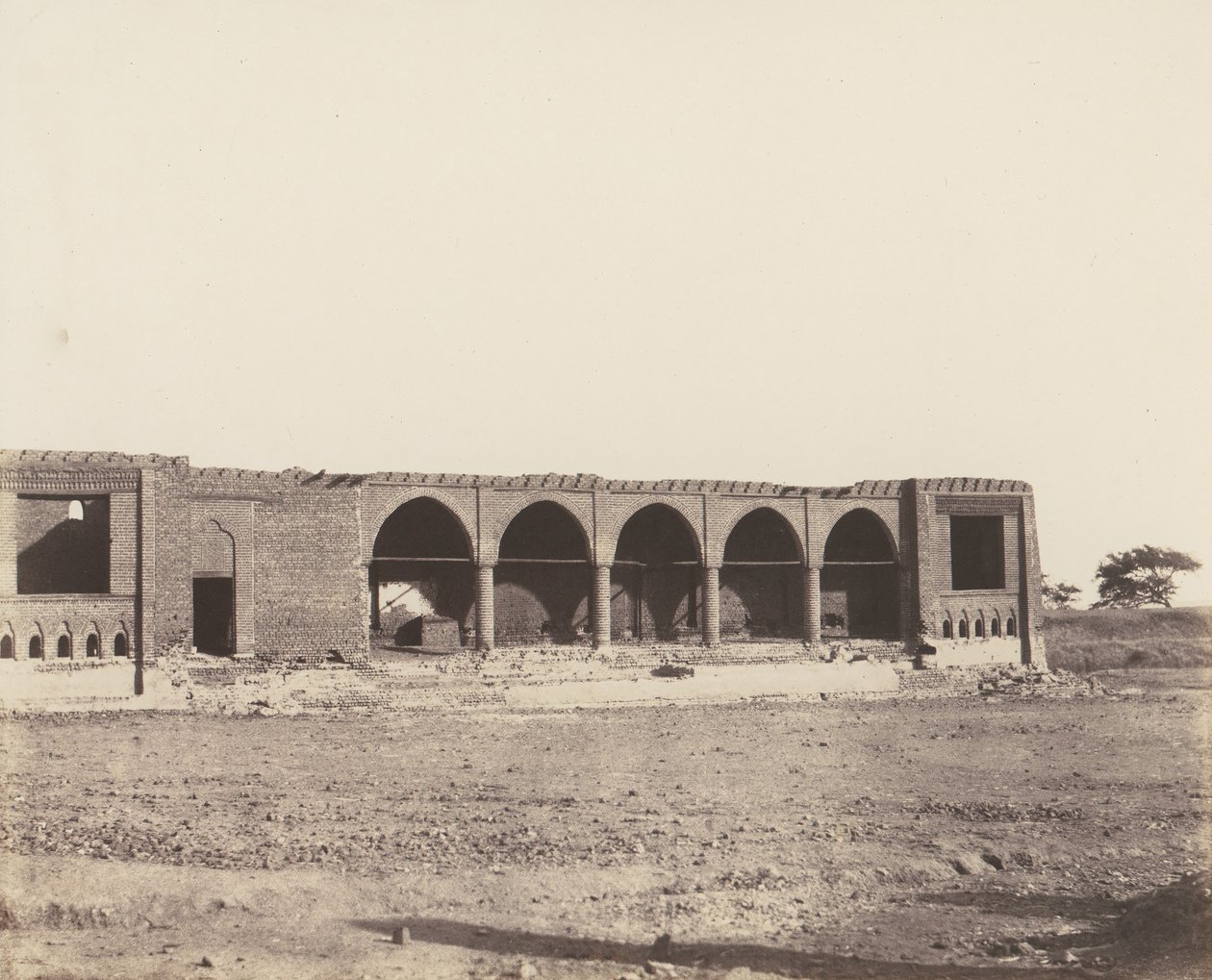 Syout, Caravanserai in Ruins, 1851-52, nyomtatva 1853-54. alkotó: Félix Teynard