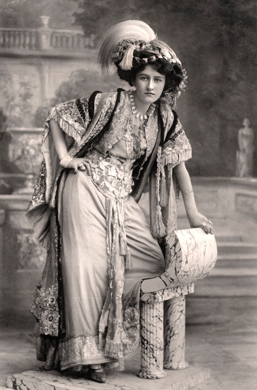 Elizabeth Firth, színésznő, 1908. alkotó: Foulsham and Banfield