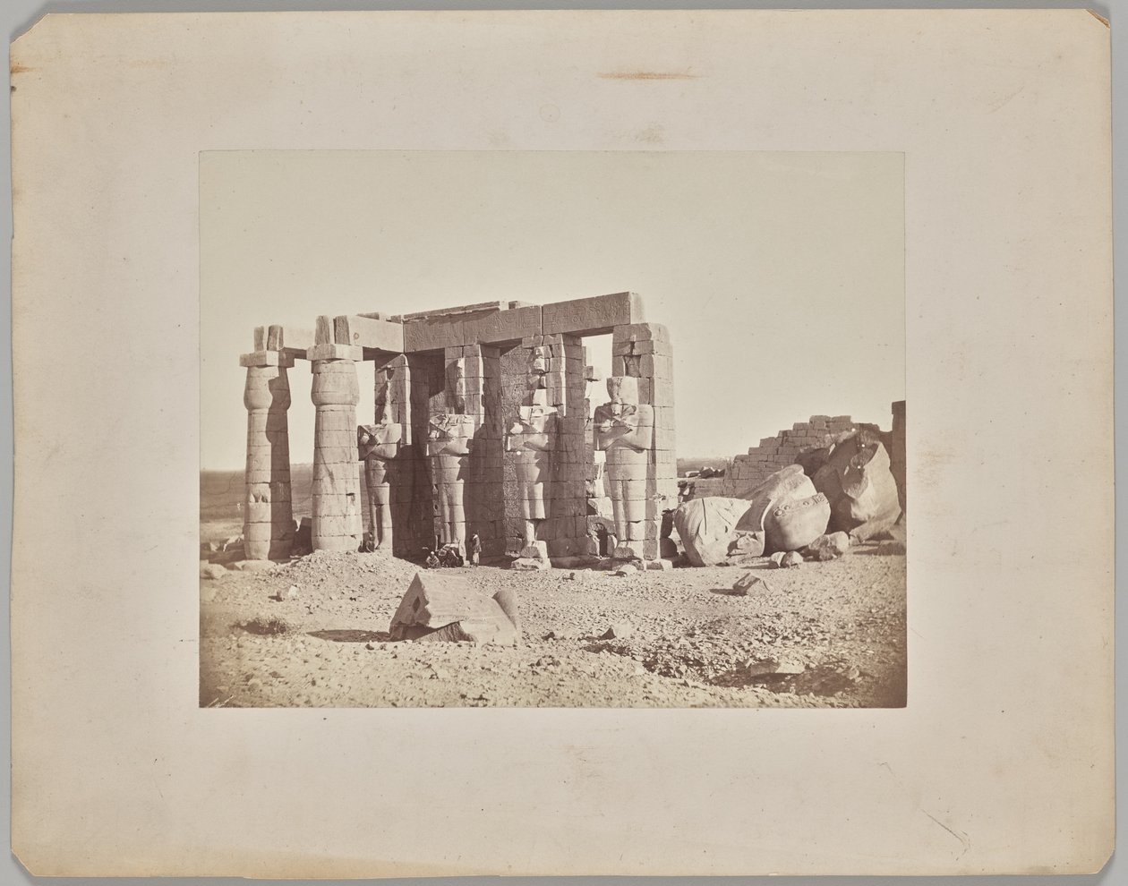 Elesett szobor a Ramasseumban, Théba alkotó: Francis Frith