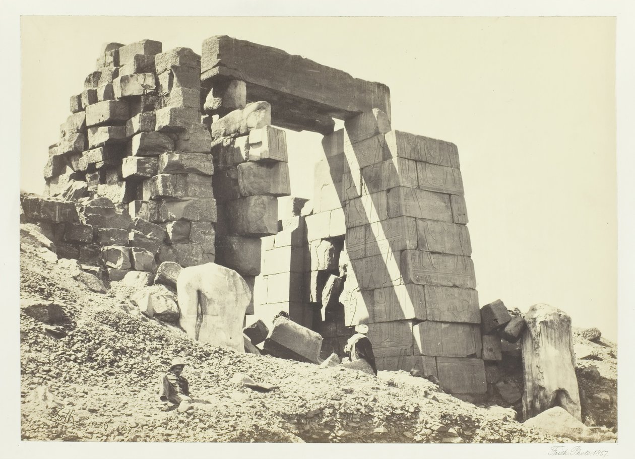 A gránitoszlop, Théba, 1857. alkotó: Francis Frith