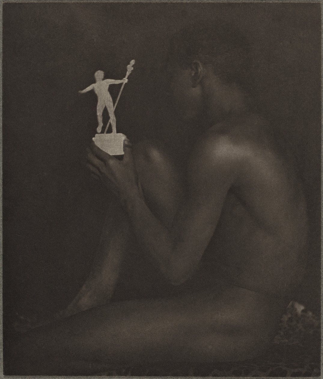 Ében és elefántcsont, 1899. alkotó: Fred Holland Day