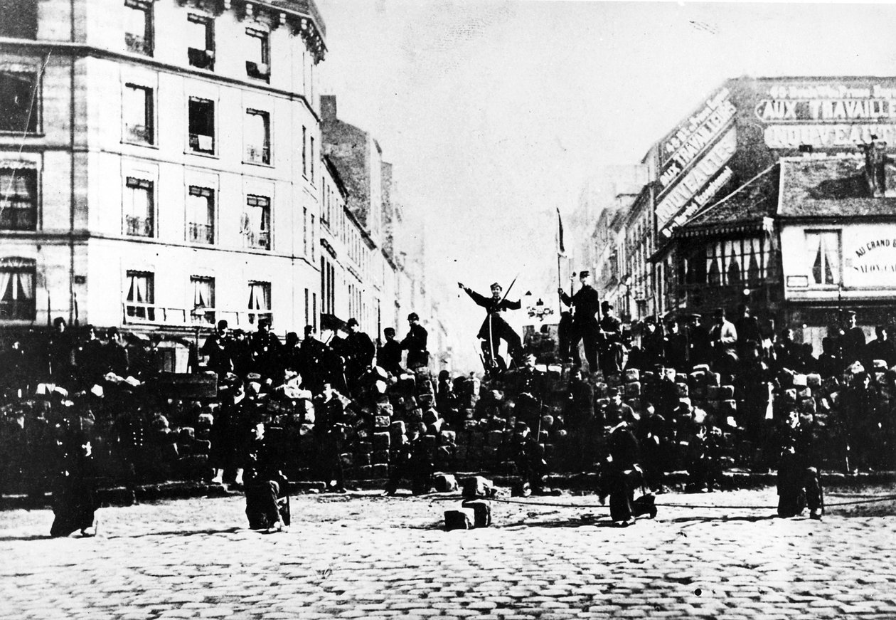 Communard Baricade Montmartre-ban, 1871 alkotó: French Photographer