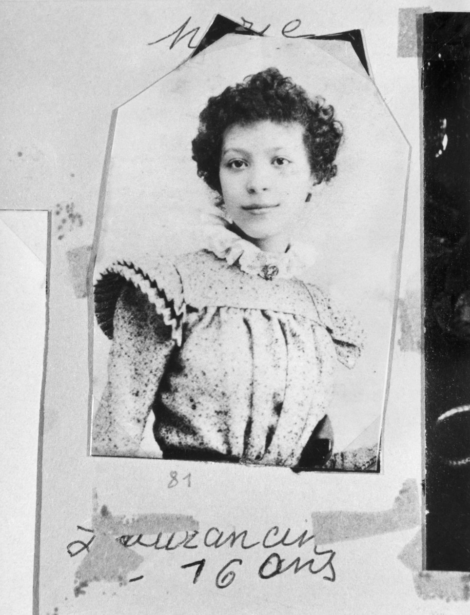 Marie Laurencin 16 éves, a Marcel Jouhandeau albumból, 1899 alkotó: French Photographer