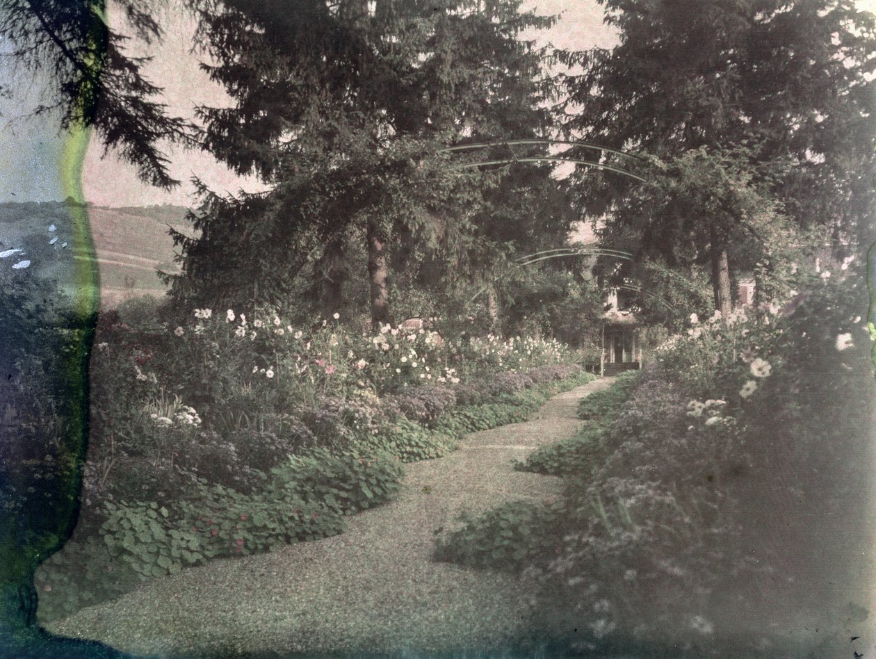 Út a Monets Gardenben Givernyben, az 1920-as évek elején alkotó: French Photographer