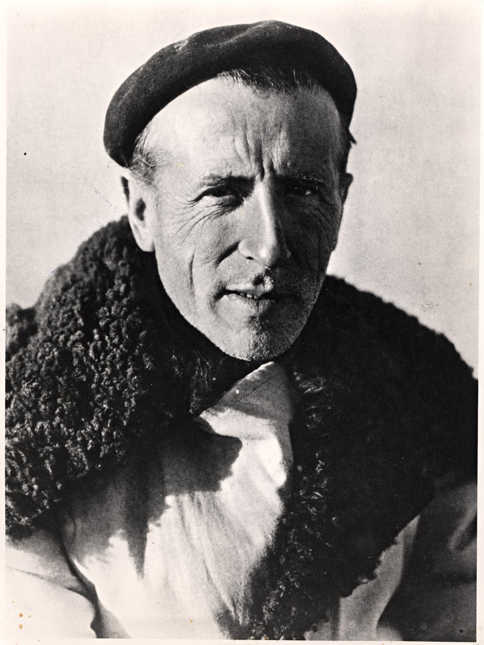 Pierre Teilhard de Chardin (1881-1955) alkotó: French Photographer