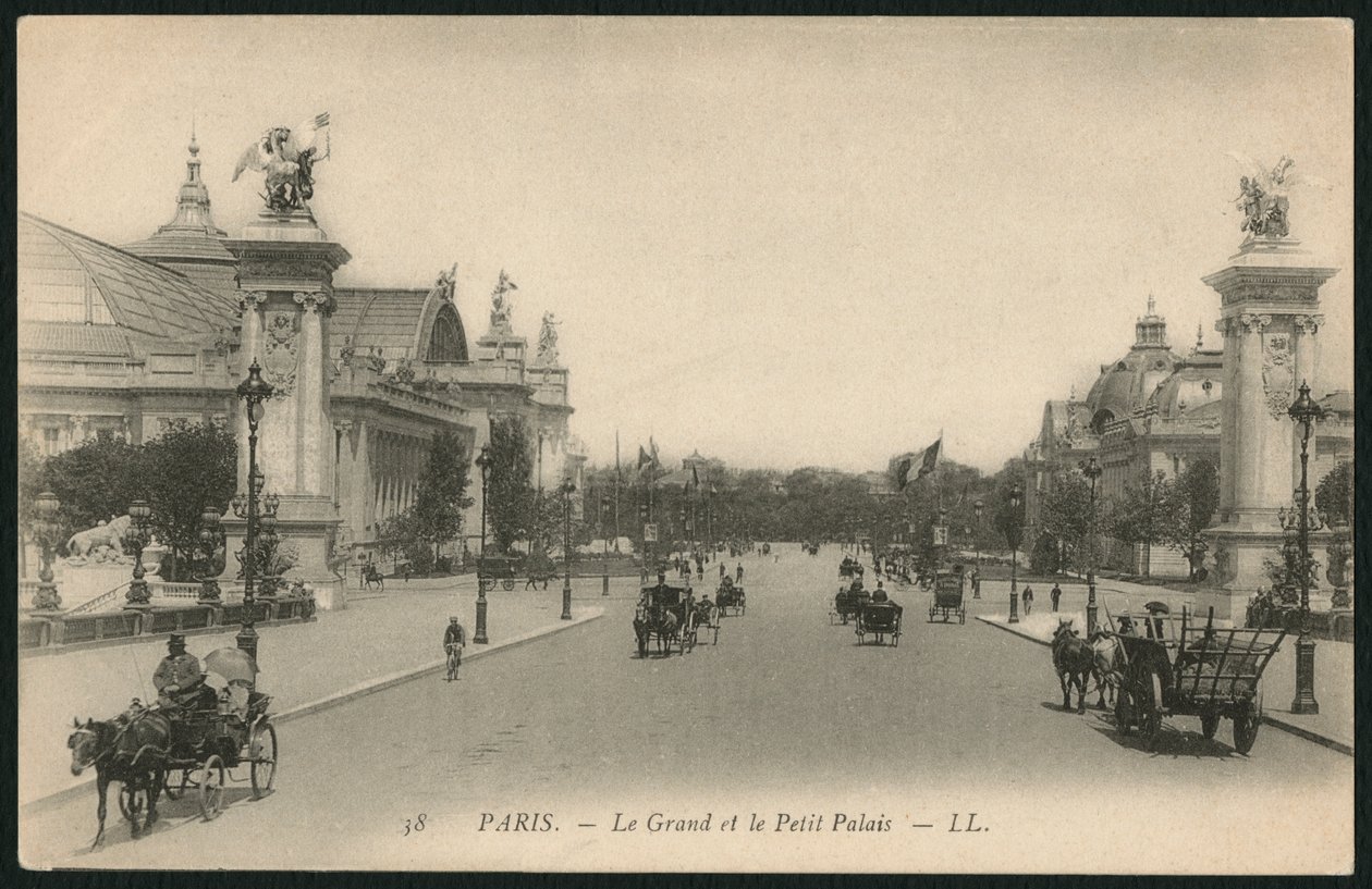 A párizsi Grand and Petit Palais-t ábrázoló képeslap, 1900 körül (fénykép) alkotó: French Photographer
