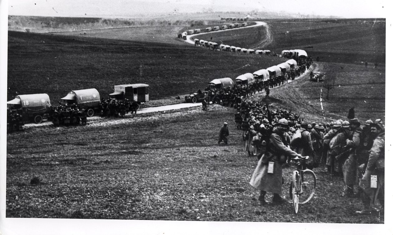 A szent út, 1916 alkotó: French Photographer