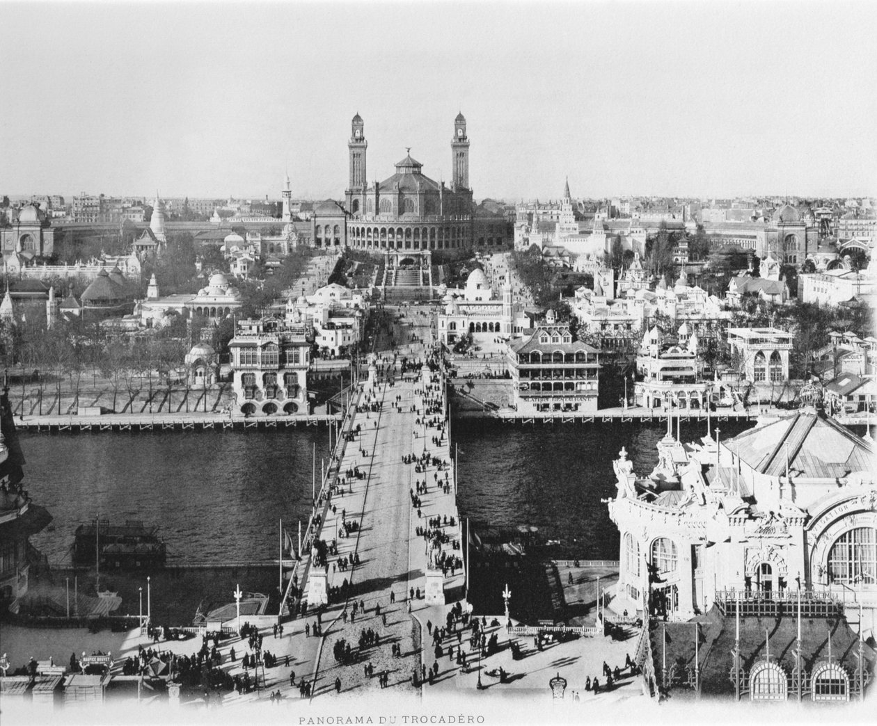 A Trocadero az Eiffel-toronyból – a párizsi egyetemes kiállítás, 1900 alkotó: French Photographer