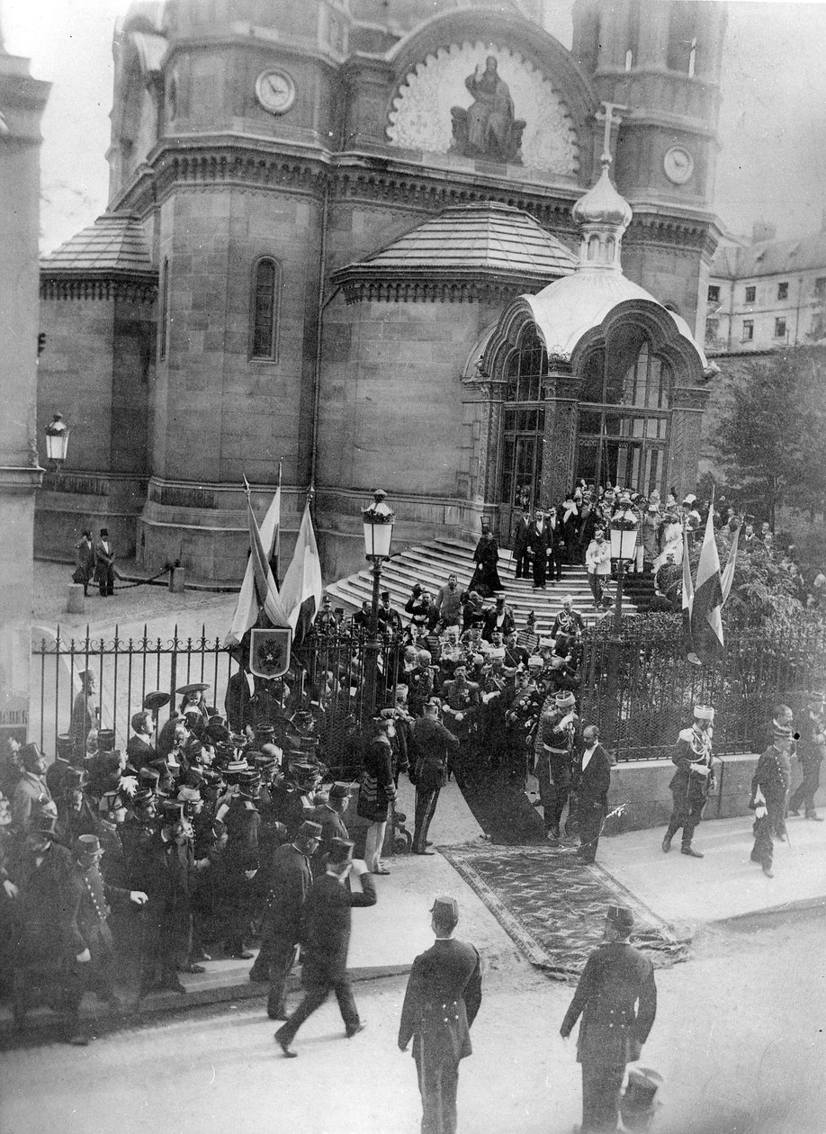 Miklós cár elhagyja a párizsi Szent Sándor-Nevszkij-székesegyházat, 1896 alkotó: French Photographer