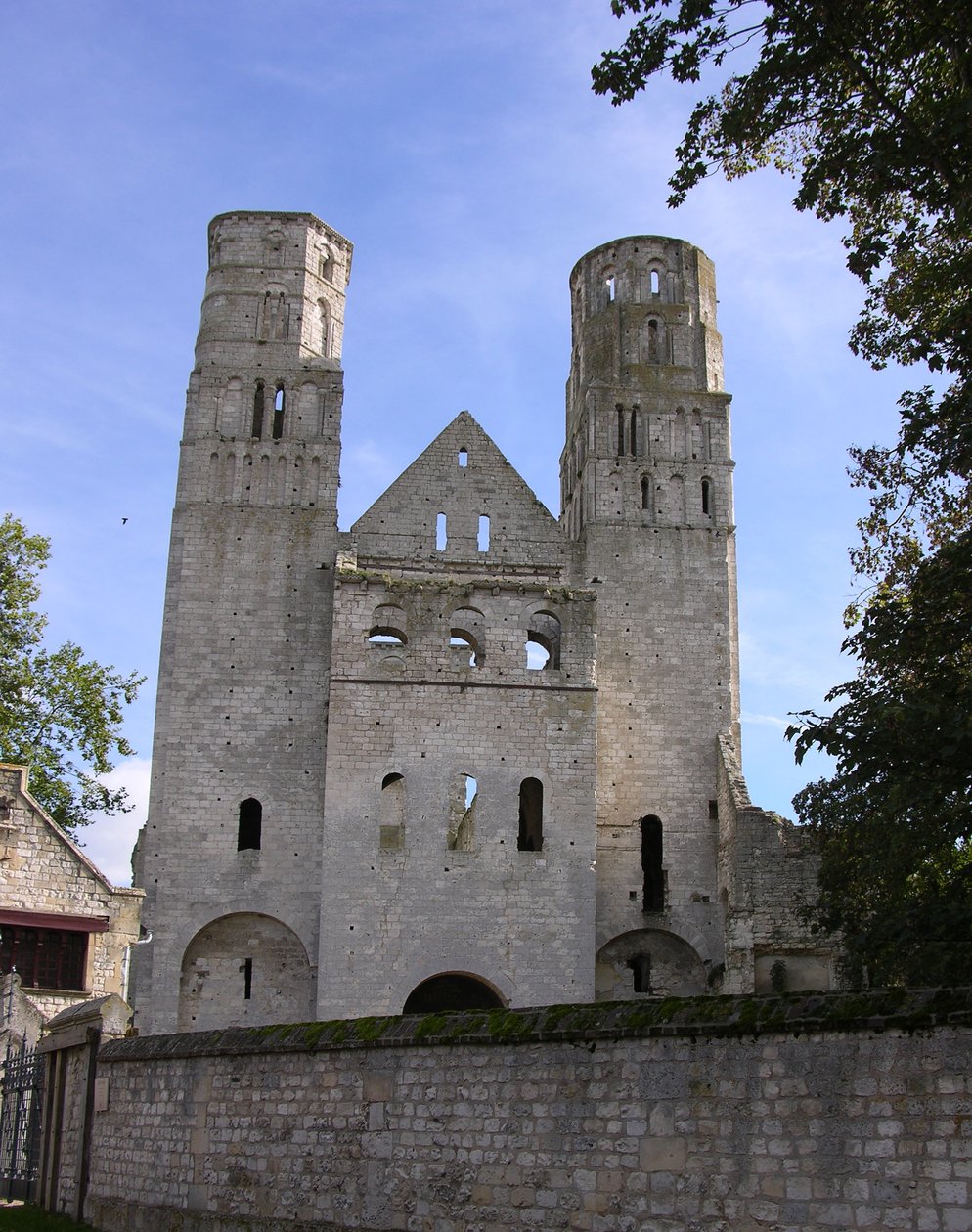 Kilátás a Jumieges apátságra alkotó: French School