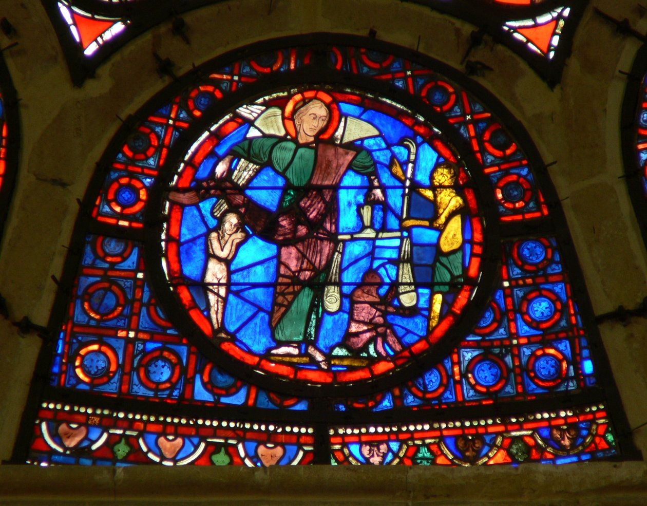 Ww ablak, amely Szent Mihályt ábrázolja alkotó: French School
